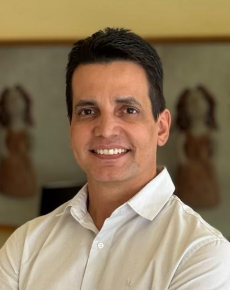 Foto profissional de Olavo Simas, consultor de tecnologia e inteligência artificial
